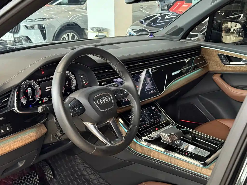 Audi Q7 2025 2025 55 TFSI quattro S line Winter Sports Edition