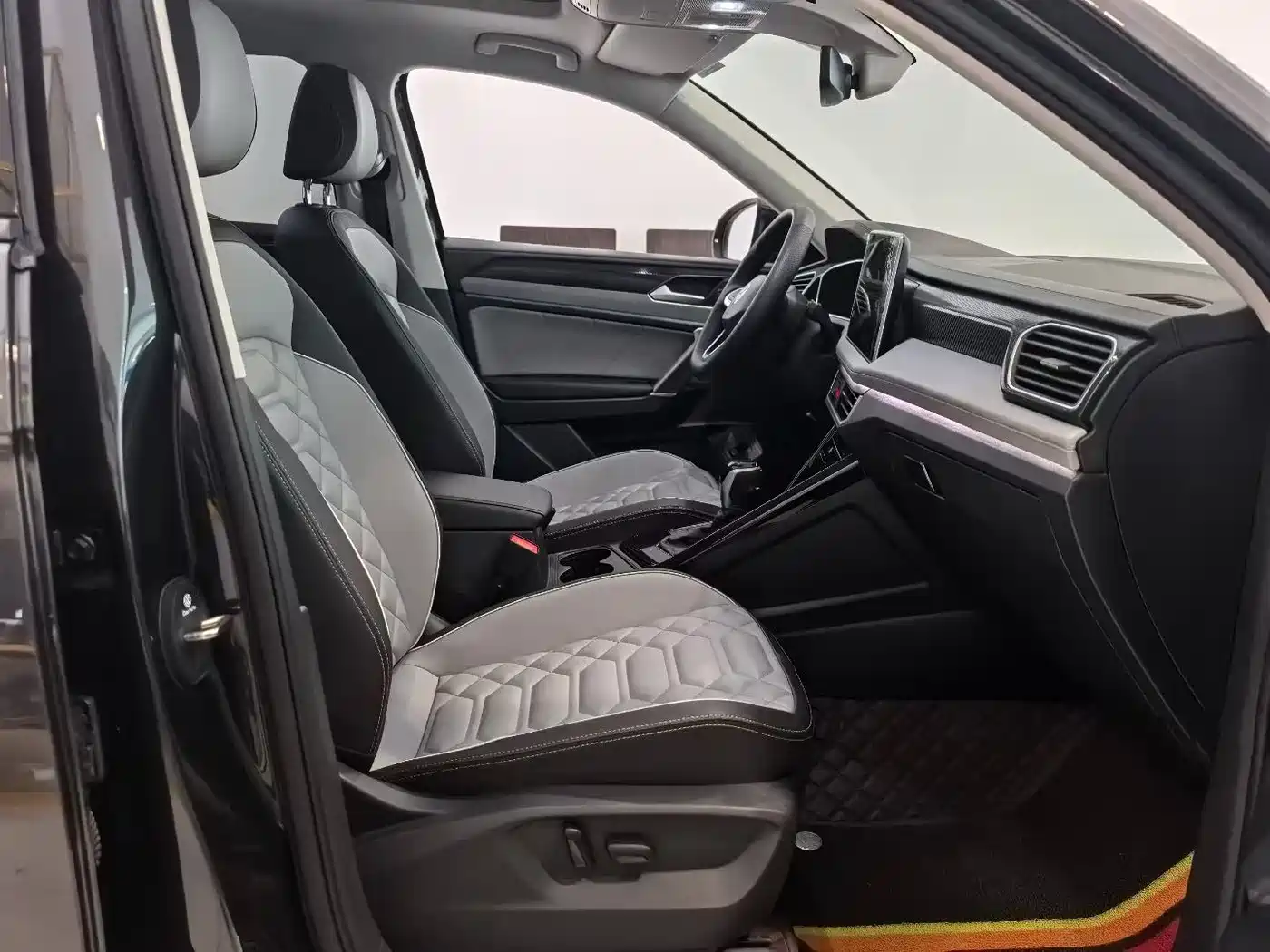 Volkswagen Tayron 2024 330TSI 2WD Luxury Plus Advanced фото 7