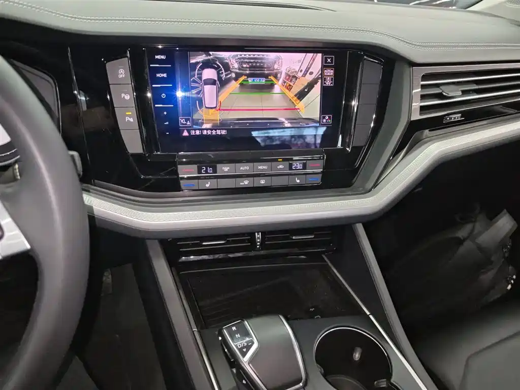 Volkswagen Touareg 2019 2.0TSI Pilot Edition China VI фото 13