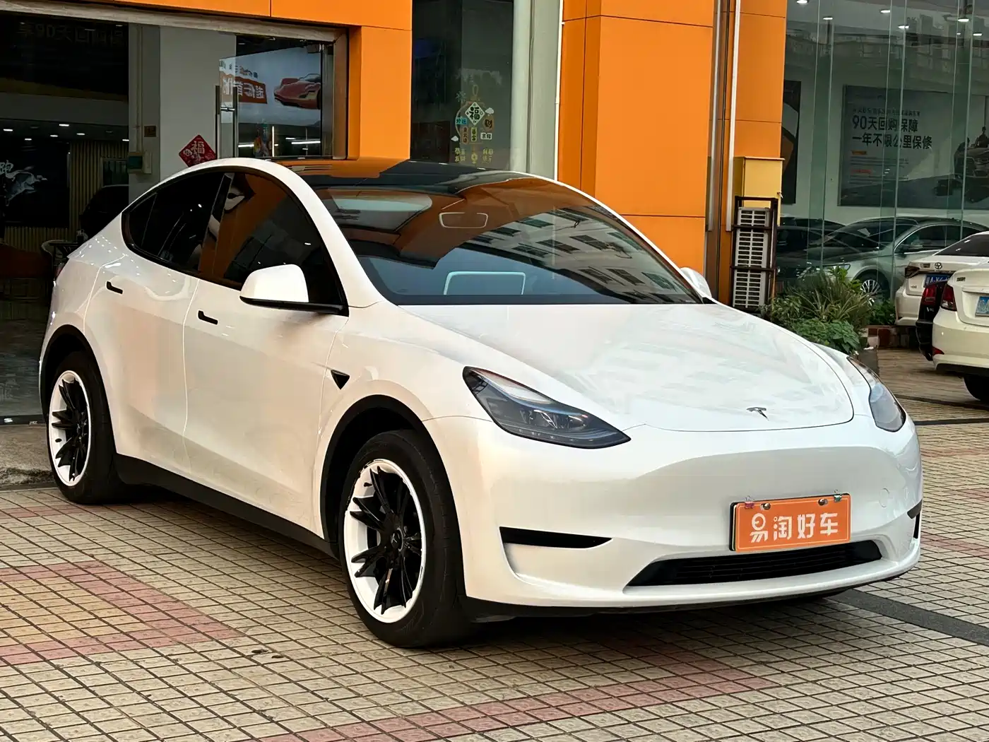 TESLA MODEL Y