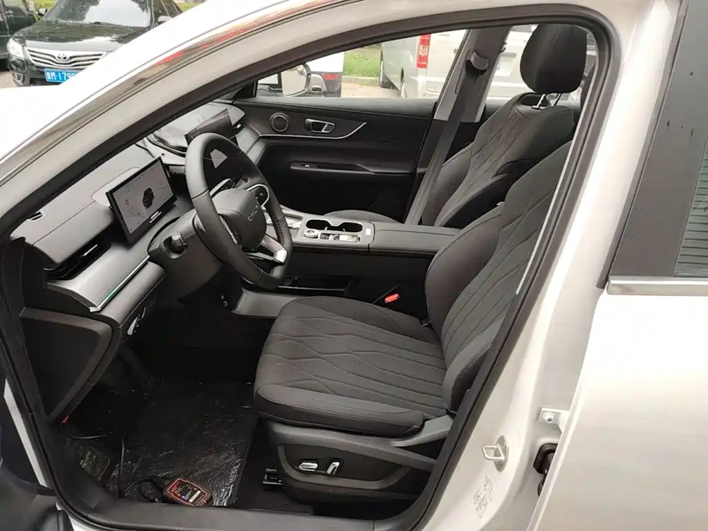 Chery Tiggo 8 PLUS 2026 2025 290TGDI DCT Luxury 5-seater
