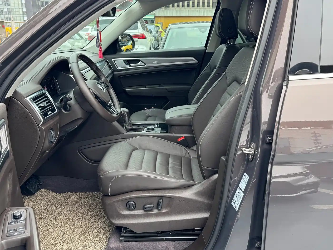 Volkswagen Teramont 2020 380TSI 4WD Luxury Edition China VI фото 6
