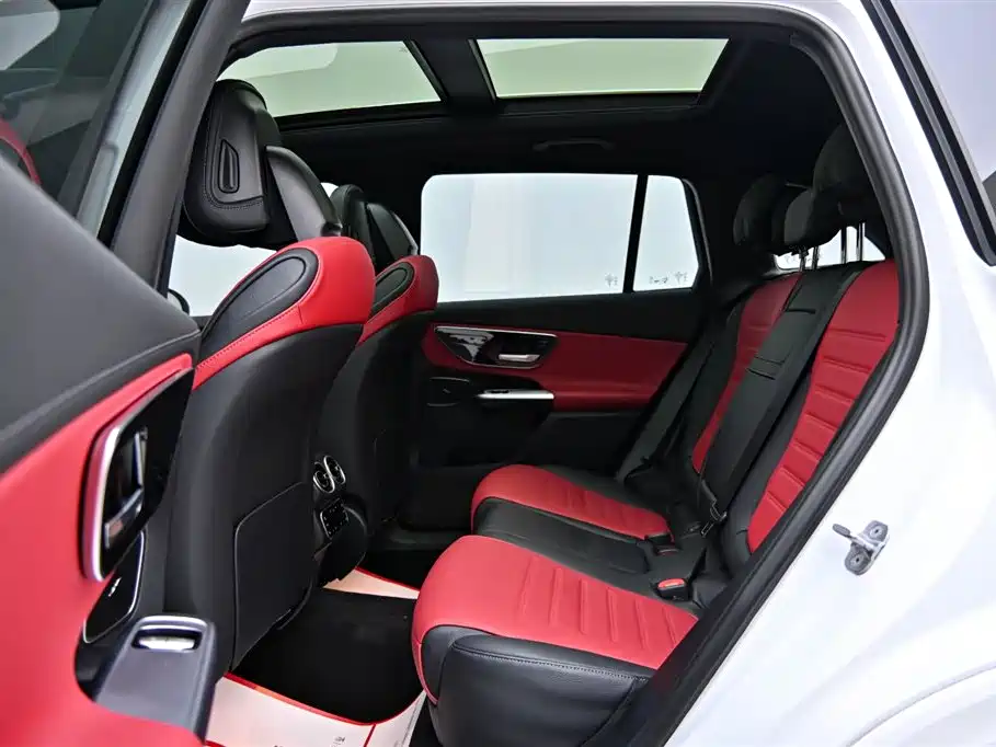 Mercedes-Benz GLC 2023 GLC 300 L 4MATIC Sport 5-Seater фото 12