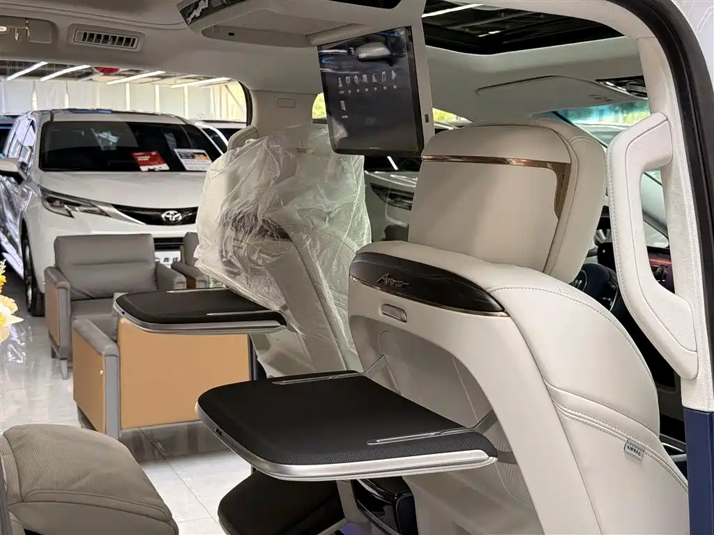 Buick Century 2025 2.0T 7-Seater World Edition фото 24