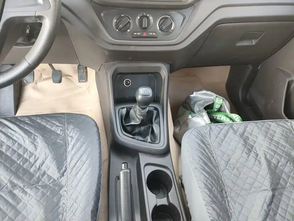 صورة 14 - Wuling Motors Wuling Hongguang V