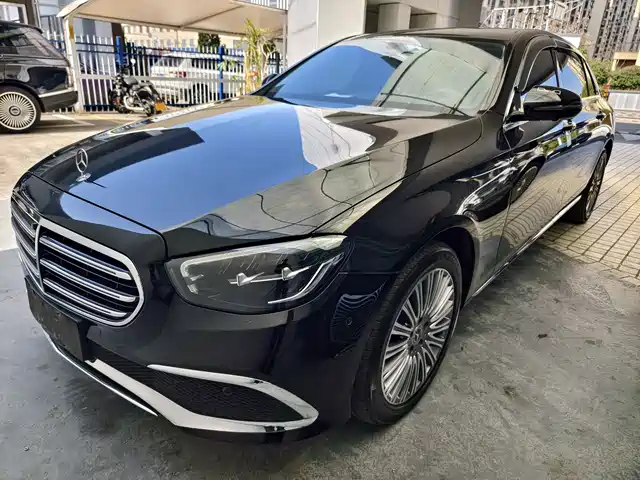 MERCEDES-BENZ E CLASS