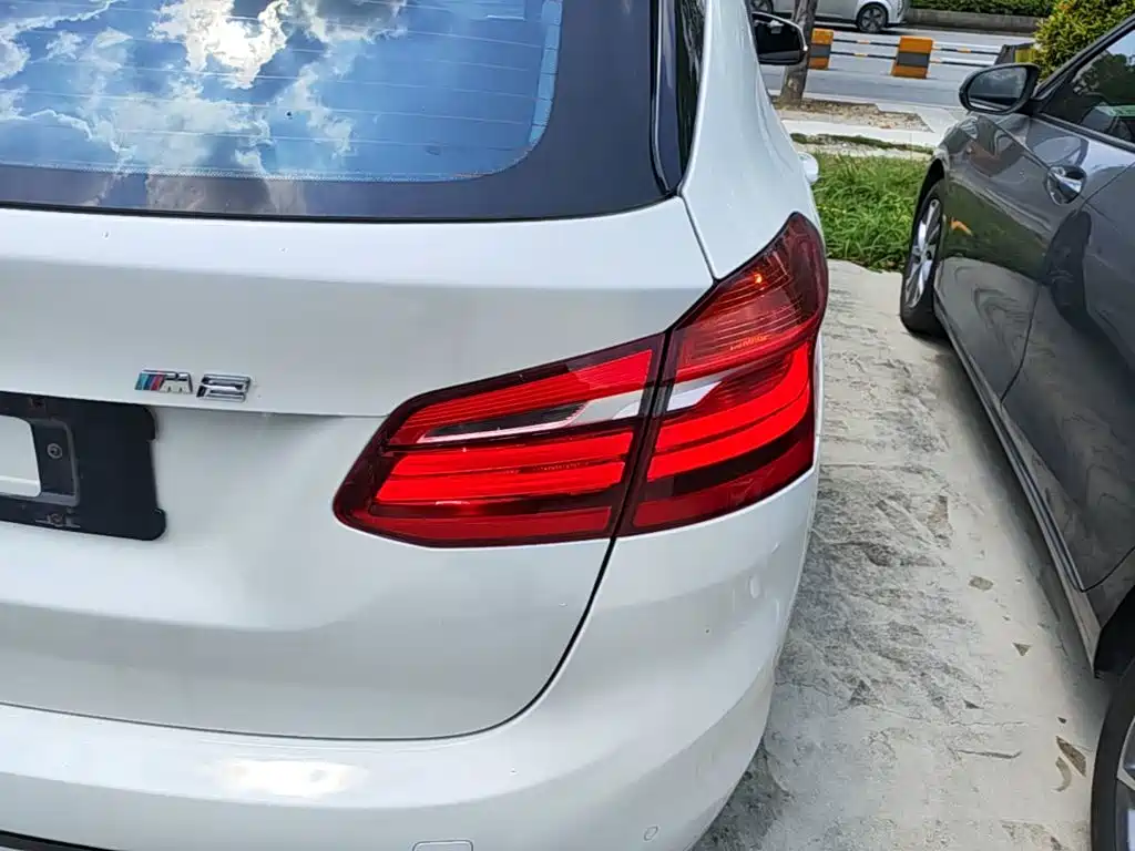 BMW 2 Series Touring 2018 2016 218i Sport Design Package