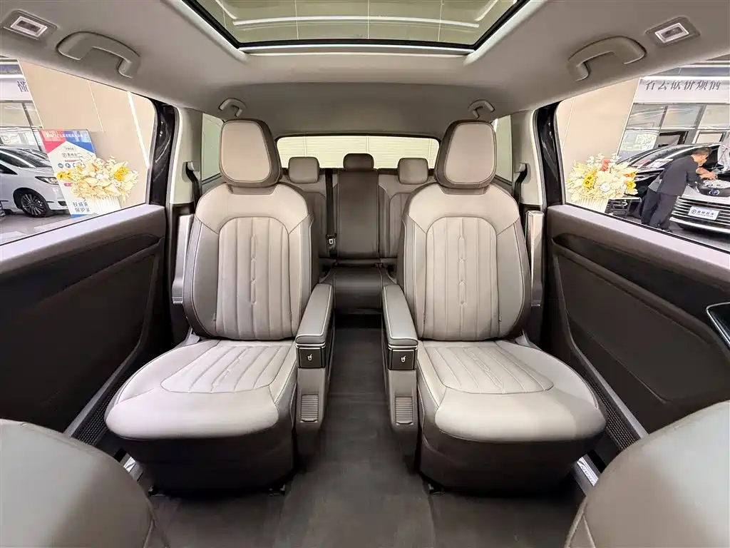 Volkswagen Viloran 2024 380TSI Prestige Edition фото 22