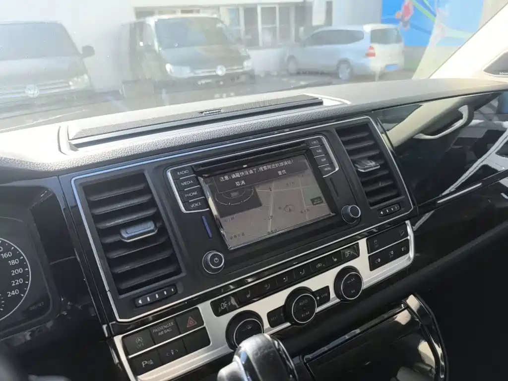 Volkswagen Multivan 2019 2017 2.0TSI AWD Premium Edition 7-Seater