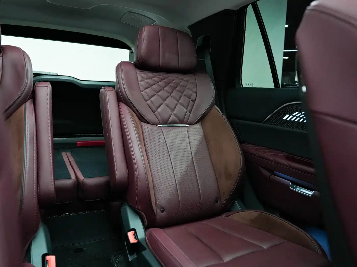 Hongqi E-HS9 2021 460km Flagship Comfort 6-seater фото 27