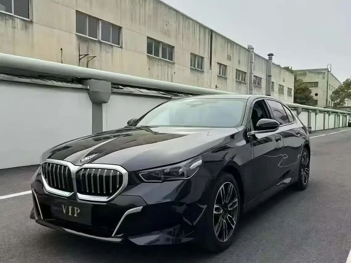 BMW 5 Series 2025 530Li Leading M Sport Package