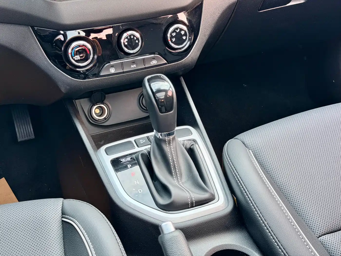 Hyundai Beijing Hyundai ix25 2017 1.6L Automatic Smart Edition фото 11