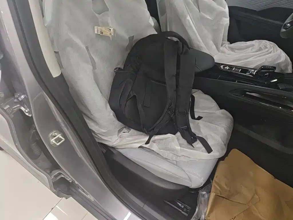Фото 25 - Geely Coolray