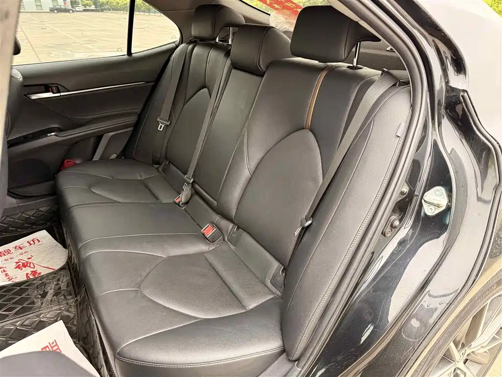 Toyota Camry 2021 2.5G Luxury Edition фото 12