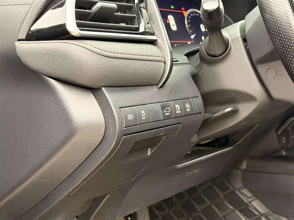 Toyota Camry 2021 2.5G Luxury Edition фото 21