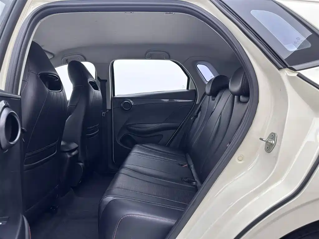 BYD E2