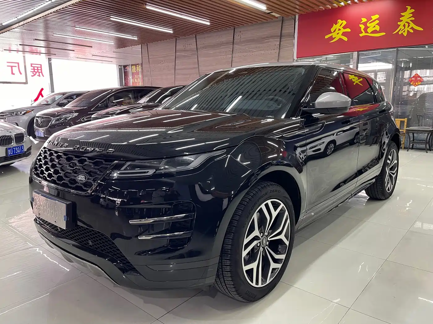 Land Rover Range Rover Evoque 2021 Range Rover Evoque L 249PS R-Dynamic First Edition Launch Edition фото 4