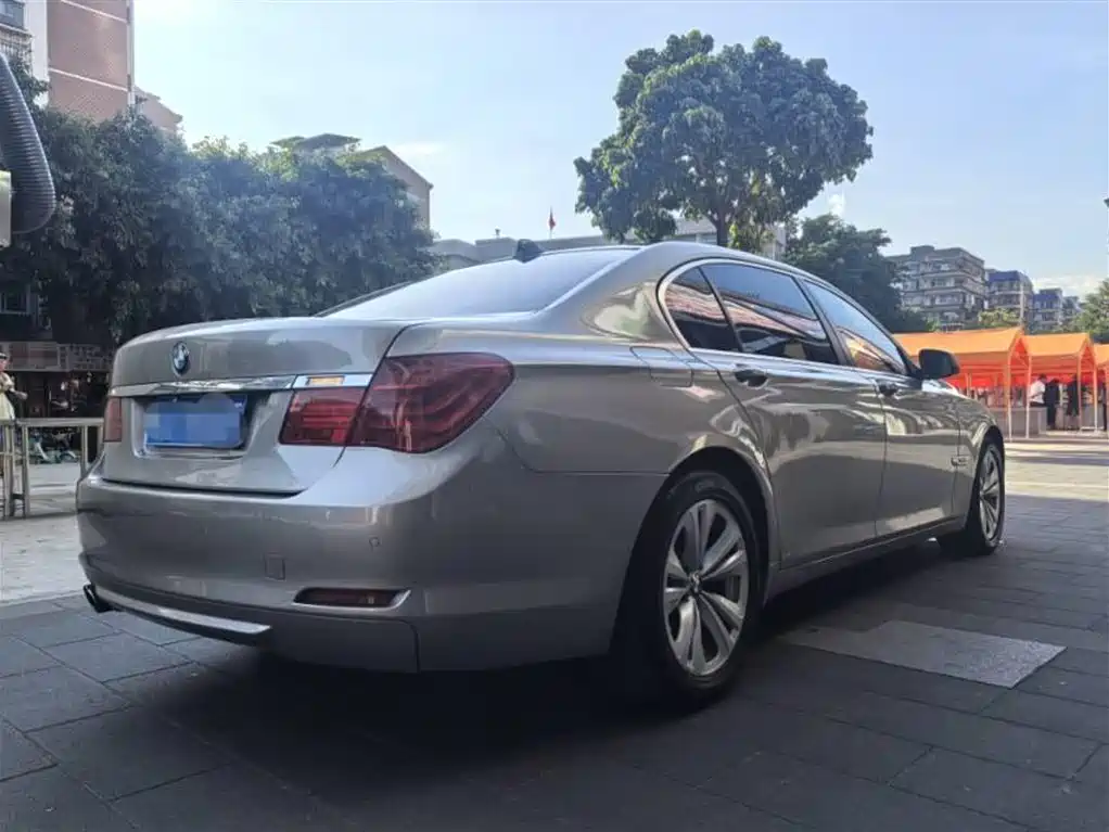 BMW 7 Series 2011 730Li Elegance фото 5