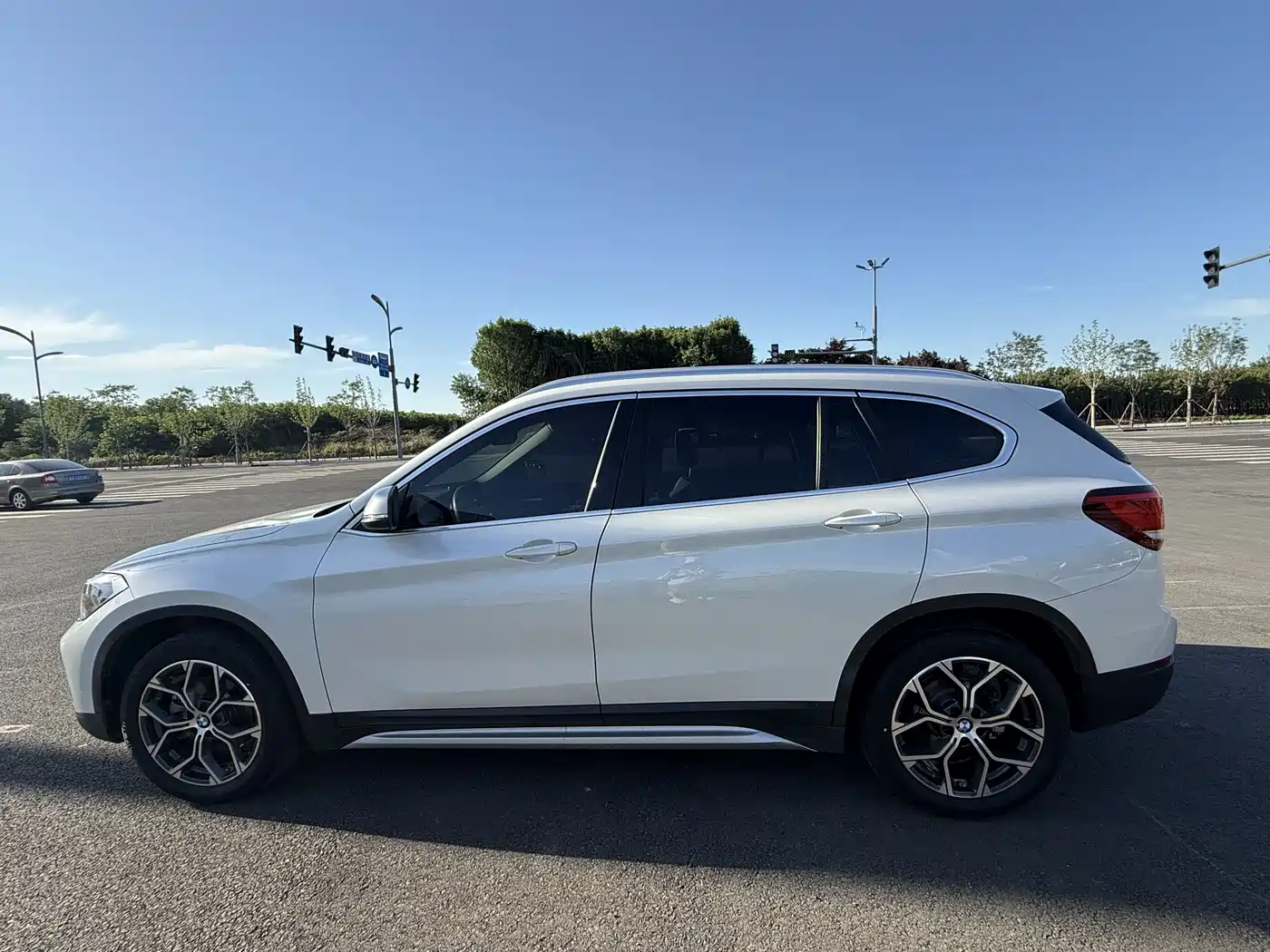 BMW X1 2022 sDrive20Li Premium фото 4