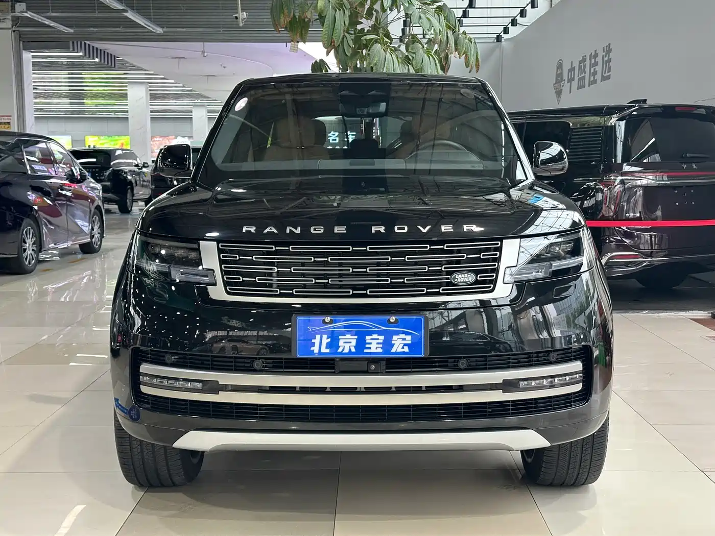 Land Rover Range Rover 2025 2025 3.0 L6 400PS Flourishing Era Extended Wheelbase