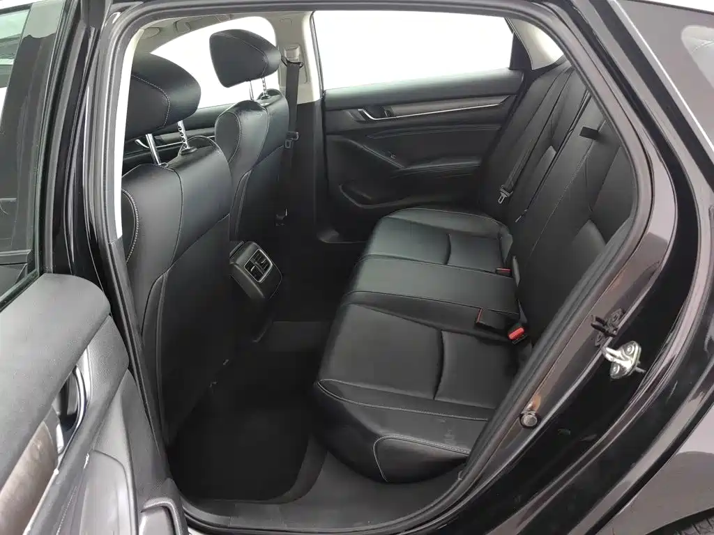 Photo 15 - Honda Inspire