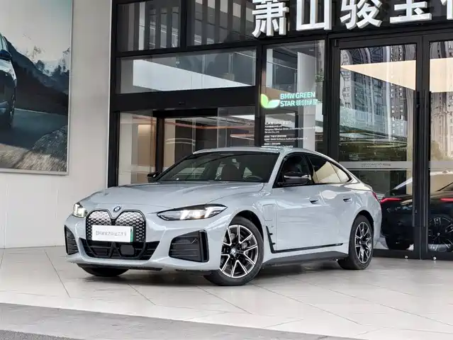 BMW i4 2025 eDrive40