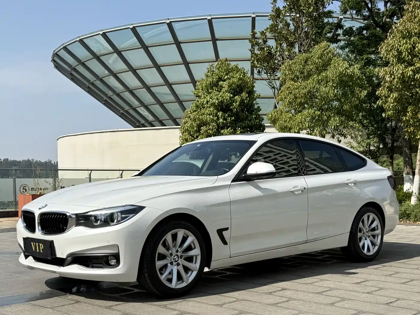 BMW 3 Series GT 2018 320i Luxury Design Package