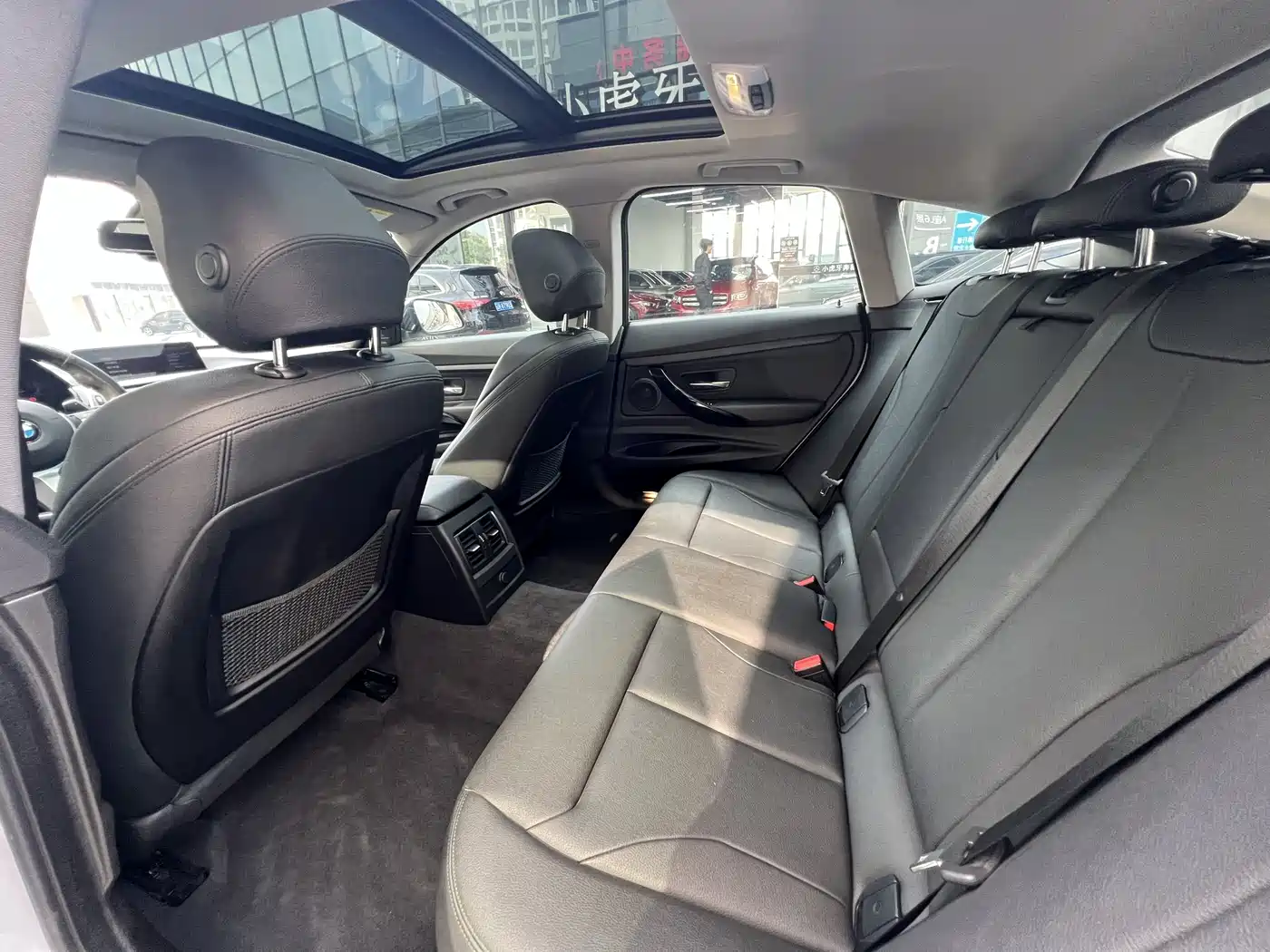BMW 3 Series GT 2018 320i Luxury Design Package фото 8