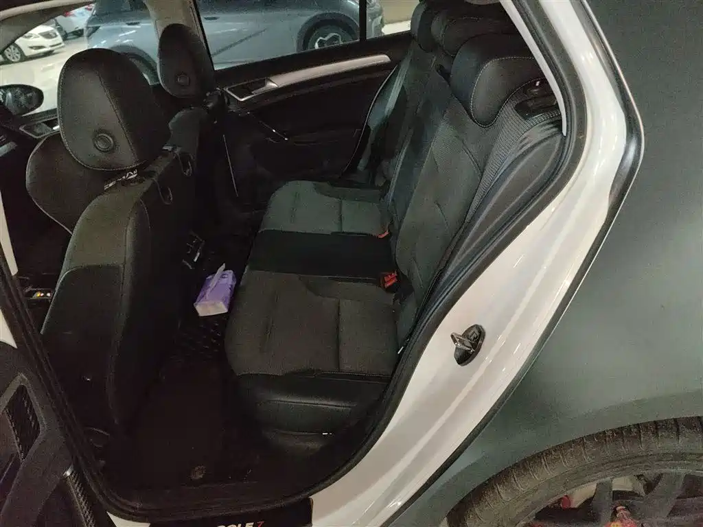 Volkswagen Golf 2020 Beloved Edition 280TSI DSG Comfort фото 13