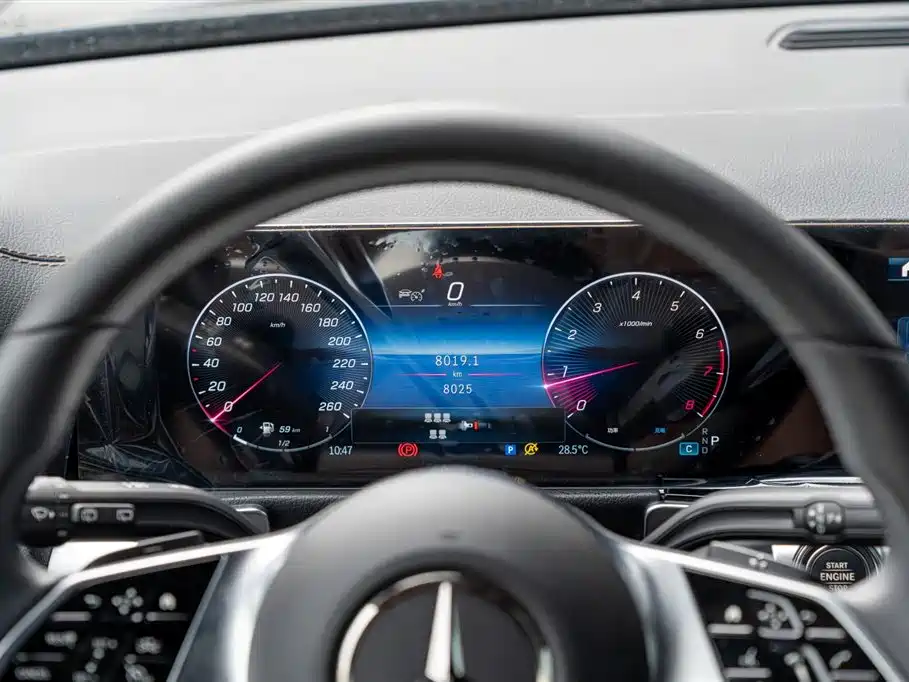 MERCEDES-BENZ GLB