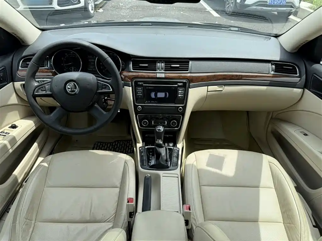 Škoda Superb 2013 1.8TSI Automatic Elegance Edition фото 21
