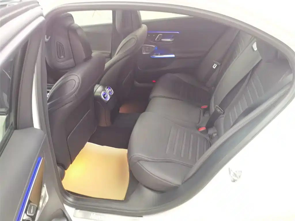 Mercedes-Benz C-Class 2023 Facelift C 260 L Night Sport Edition фото 17
