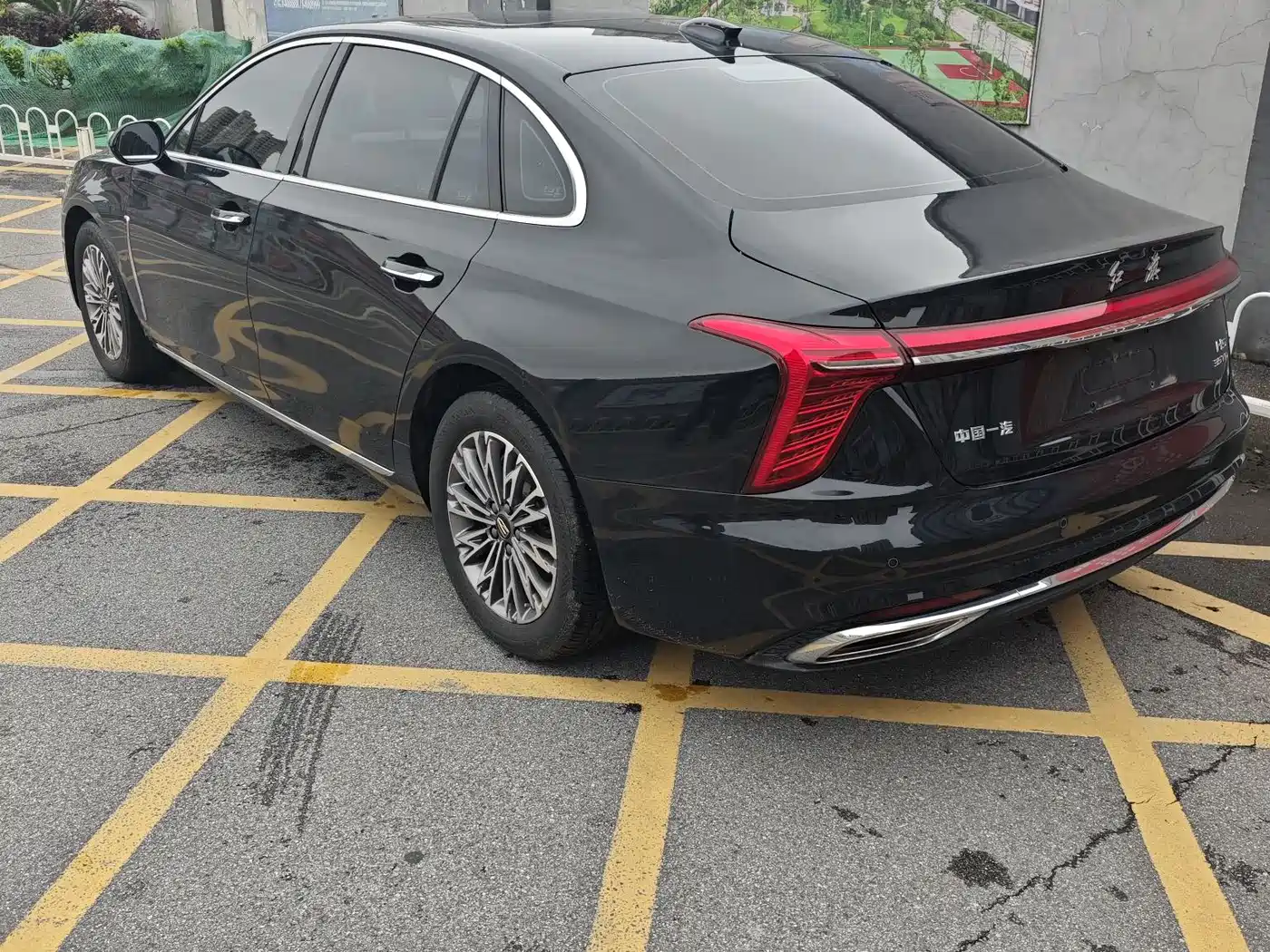 Hongqi H5 2023 1.5T DCT Smart Connect Joy Edition фото 9