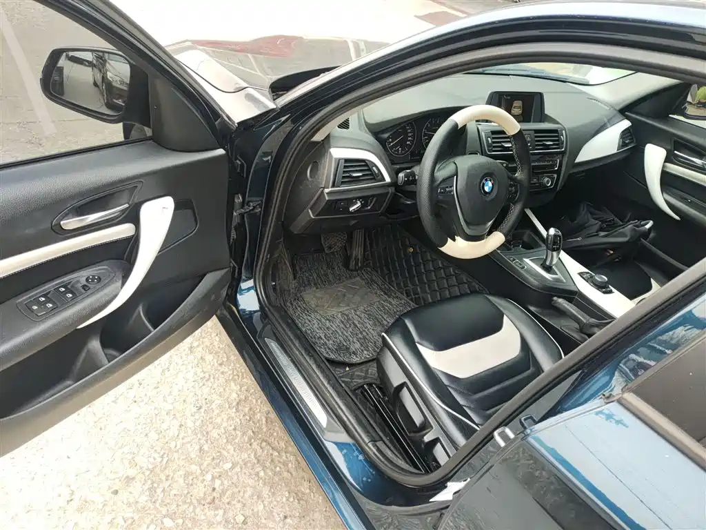 BMW 1 Series (Import) 2015 118i Urban Design Package фото 12
