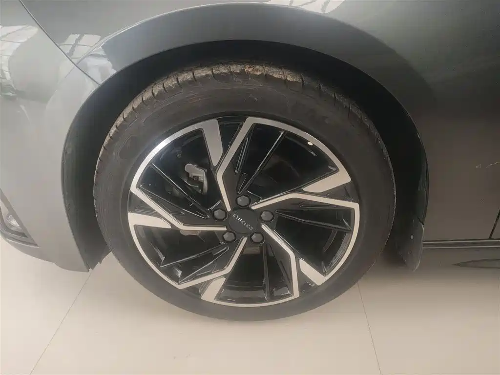 Lynk & Co 03 2023 1.5TD DCT Power Pro фото 25