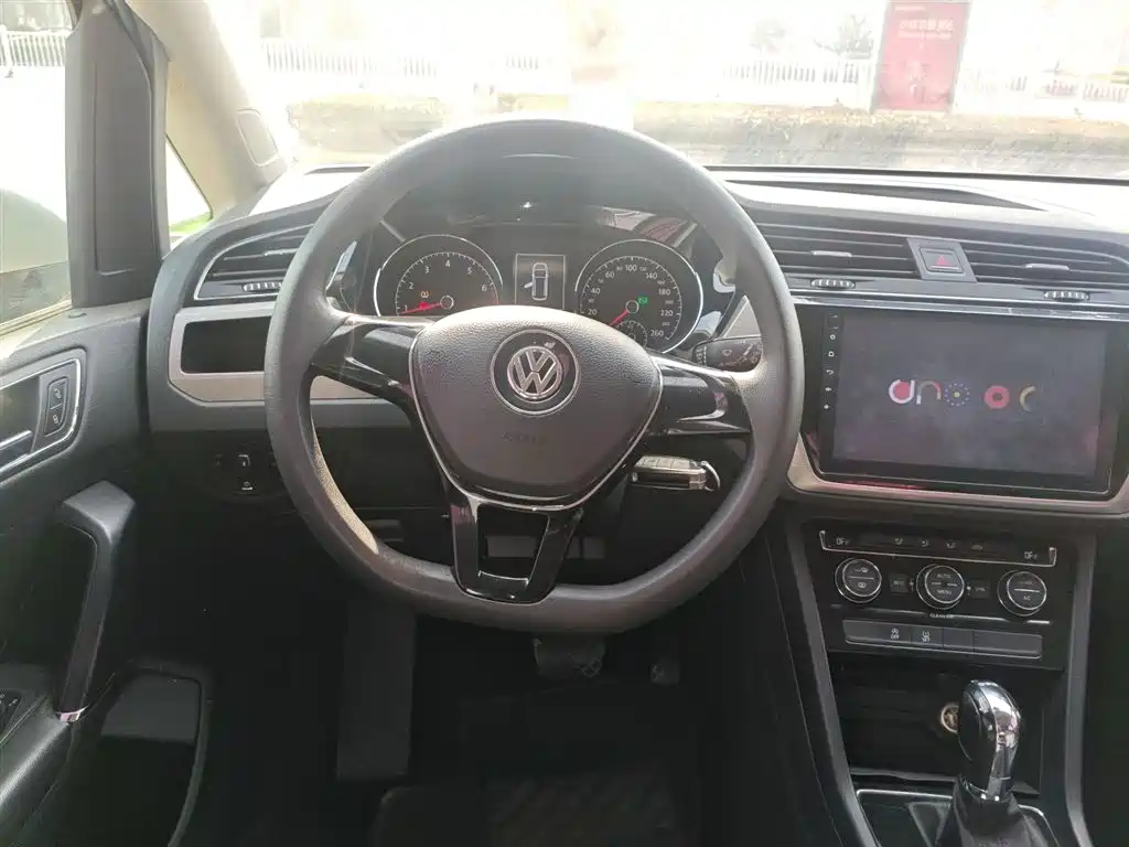 Volkswagen Touran 2016 Touran L 280TSI DSG Comfortline фото 11