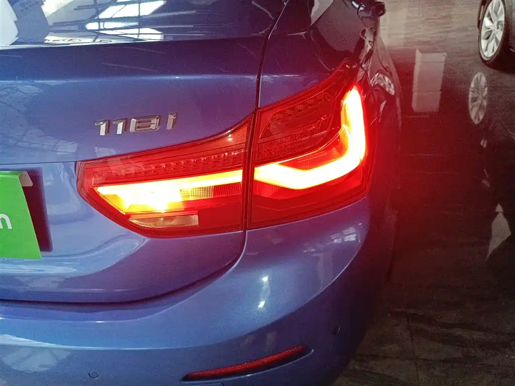 BMW 1 Series 2017 118i Sport фото 24