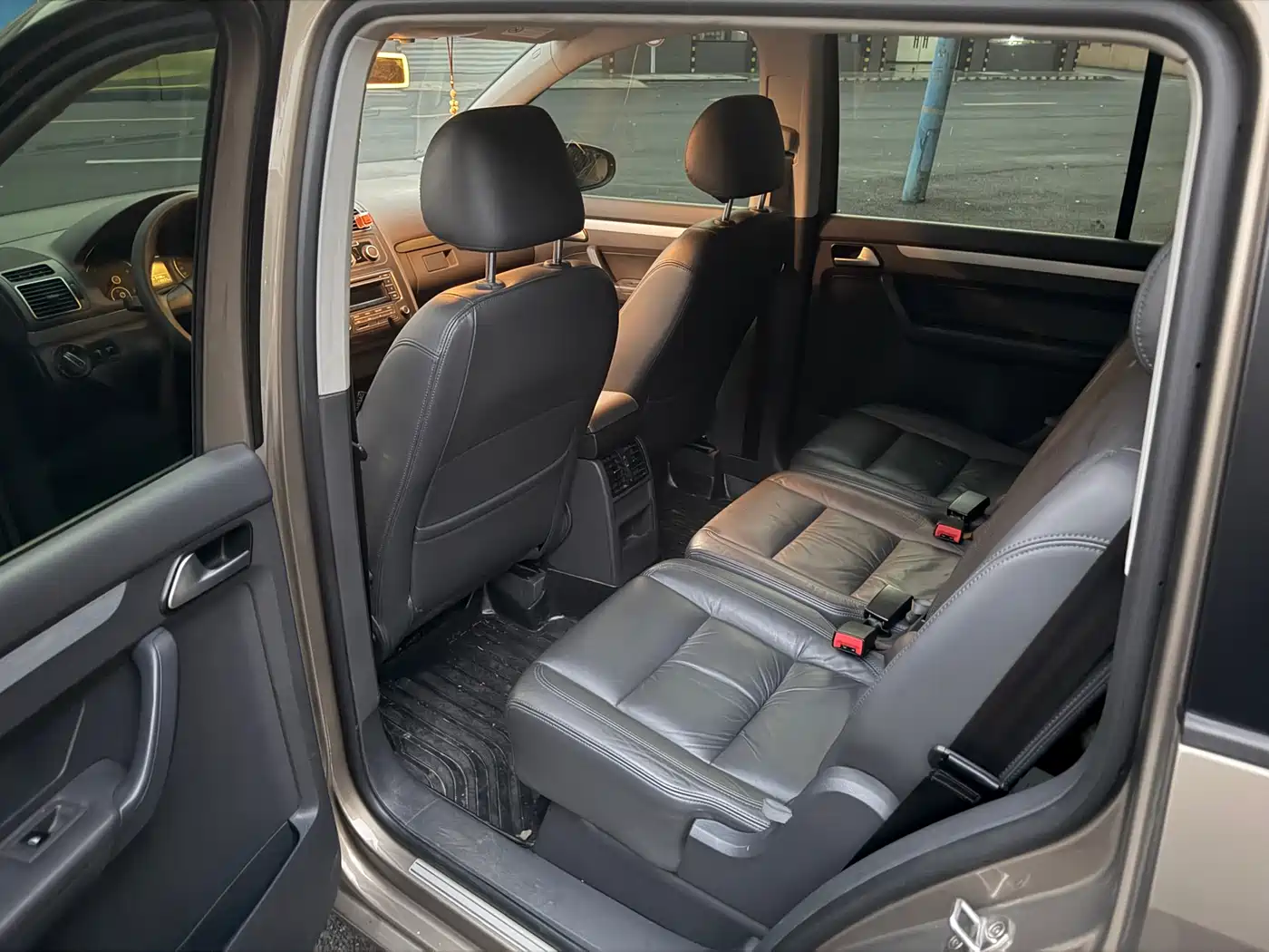 Volkswagen Touran 2015 1.4T DSG Comfort Edition 5-seater фото 9