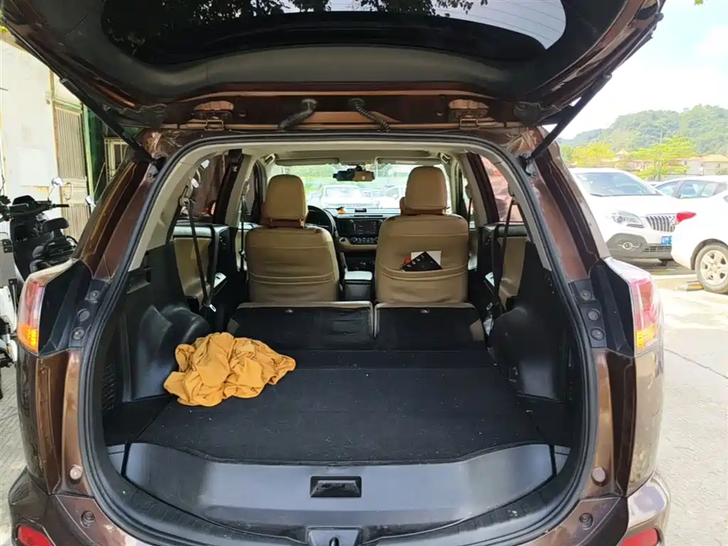 Toyota RAV4 Rongfang 2016 2.0L CVT 2WD Trend (China V) фото 19