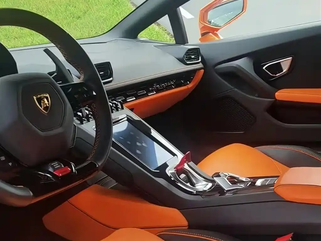 LAMBORGHINI HURACÁN