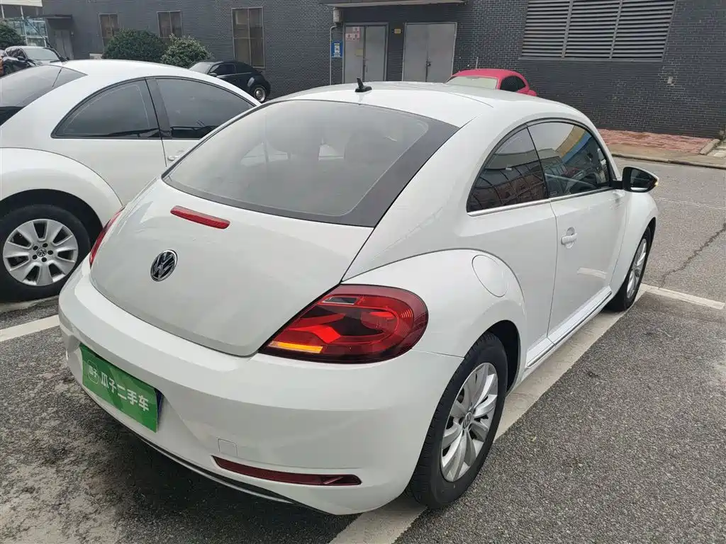Volkswagen Beetle 2018 180TSI Easy Joy Edition фото 5