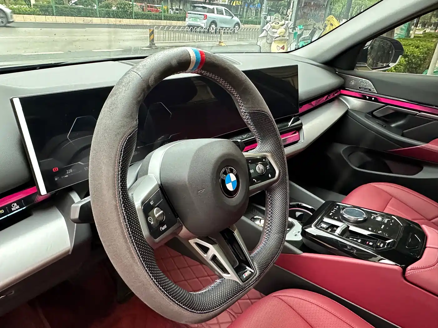 BMW 5 Series 2024 530Li Leading M Sport Package фото 11