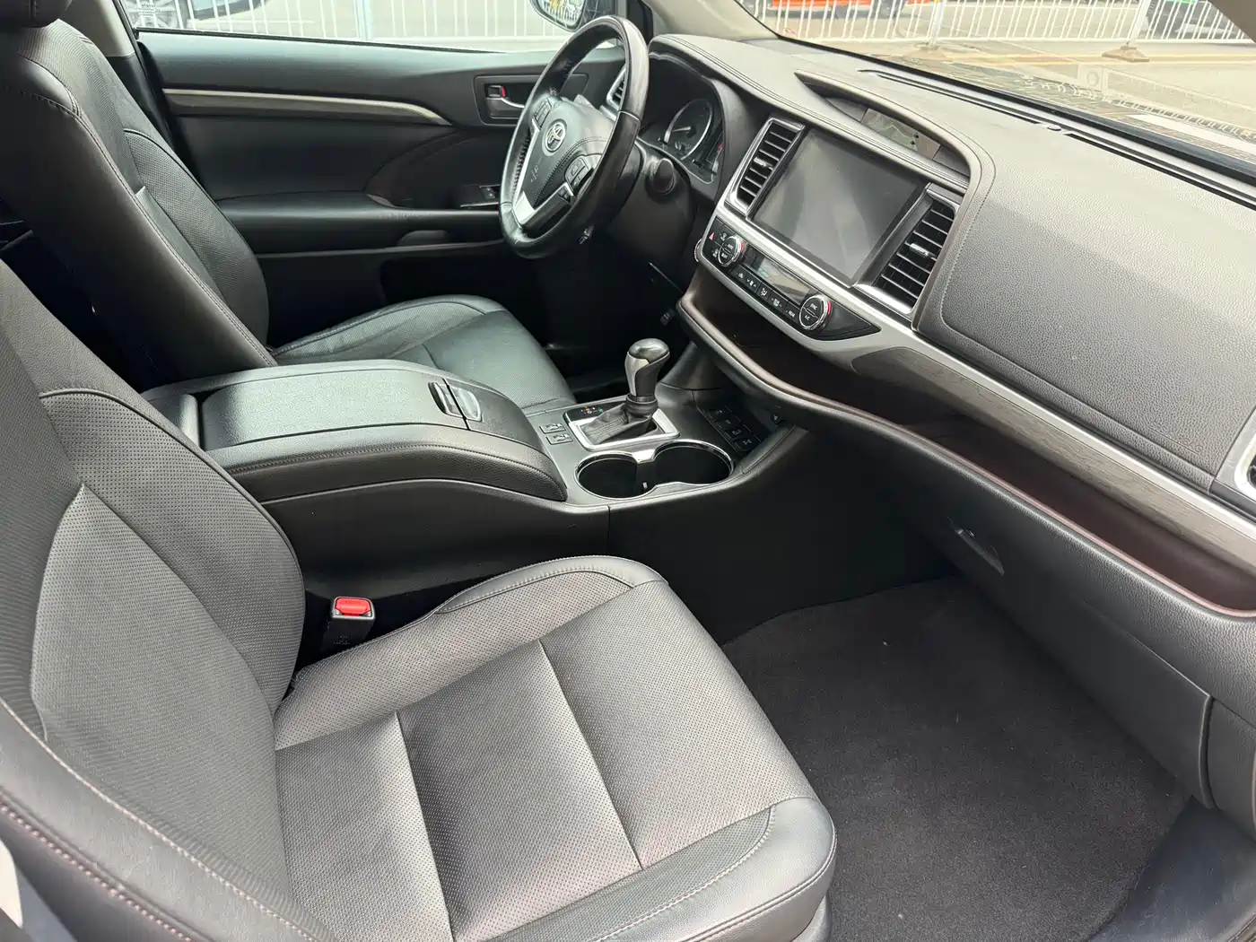 TOYOTA HIGHLANDER