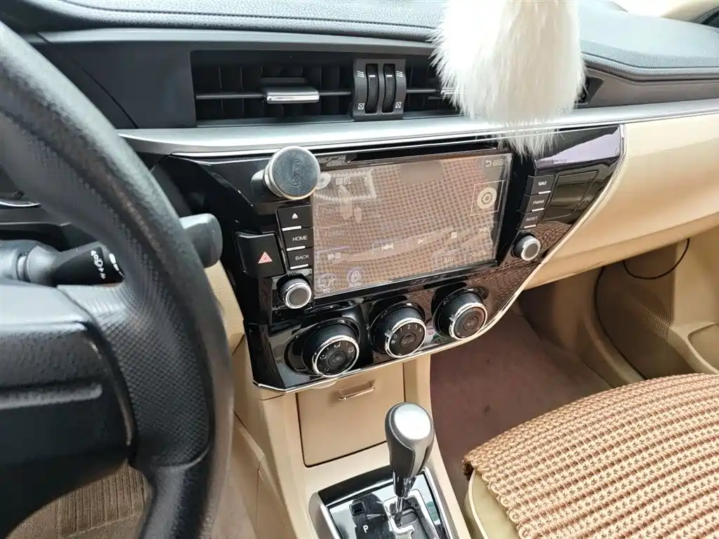Toyota Corolla 2014 1.6L CVT GL фото 6