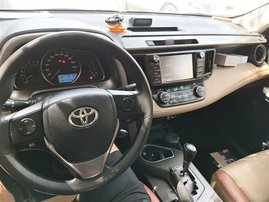 Toyota RAV4 Rongfang 2016 2.0L CVT 2WD Trend (China V) фото 10