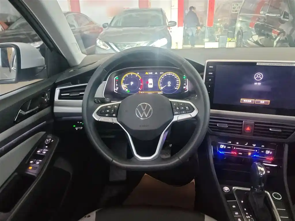 Volkswagen Bora 2023 300TSI DSG Premium Edition фото 11