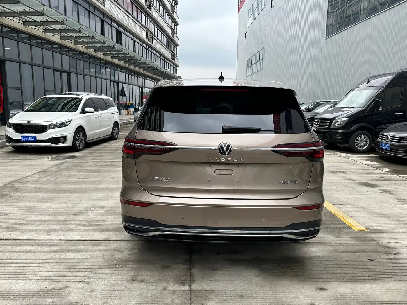Volkswagen Viloran 2020 380TSI Premium фото 5