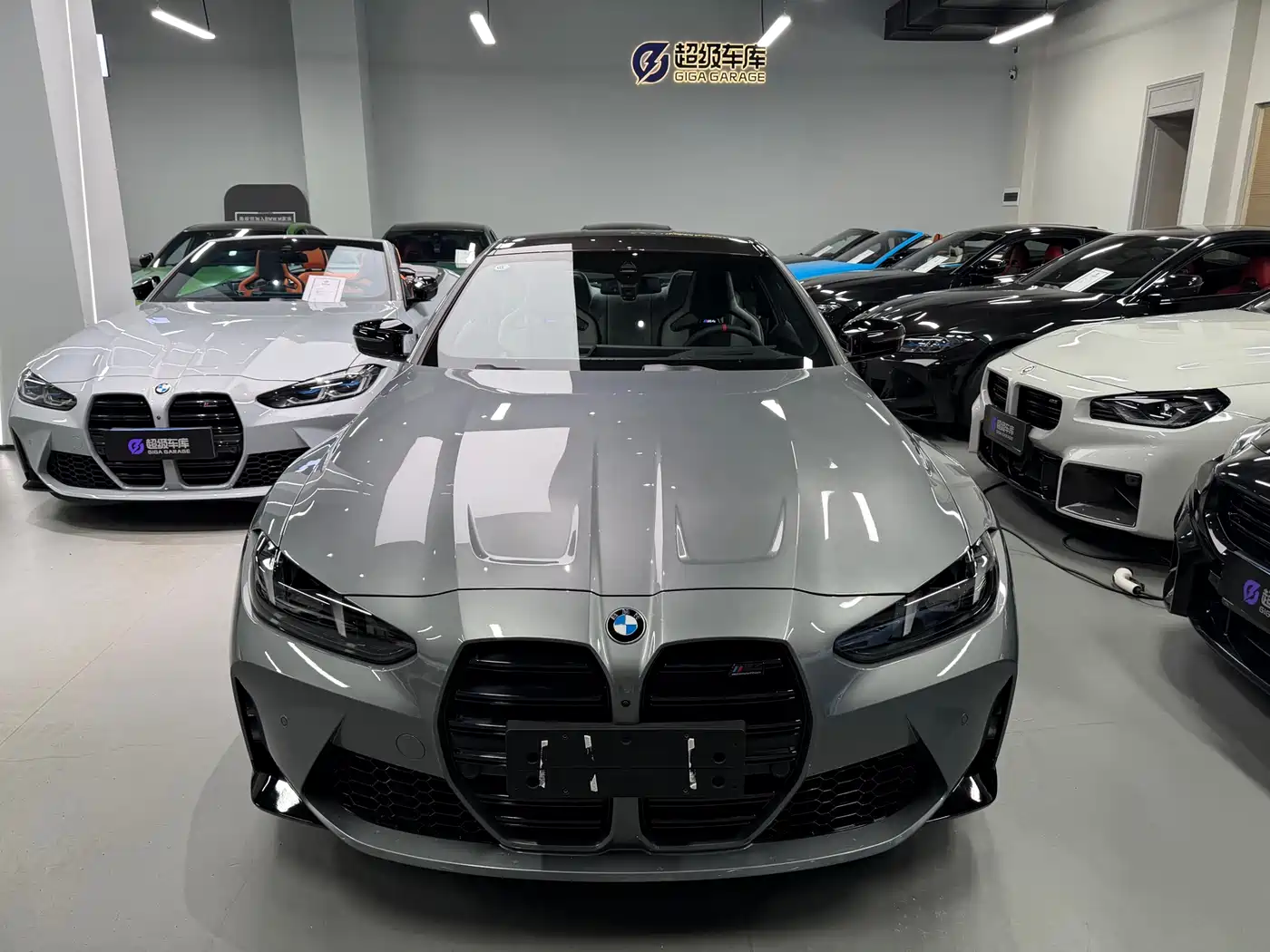 BMW M4 2024 BMW M4 Coupe M xDrive Competition фото 2