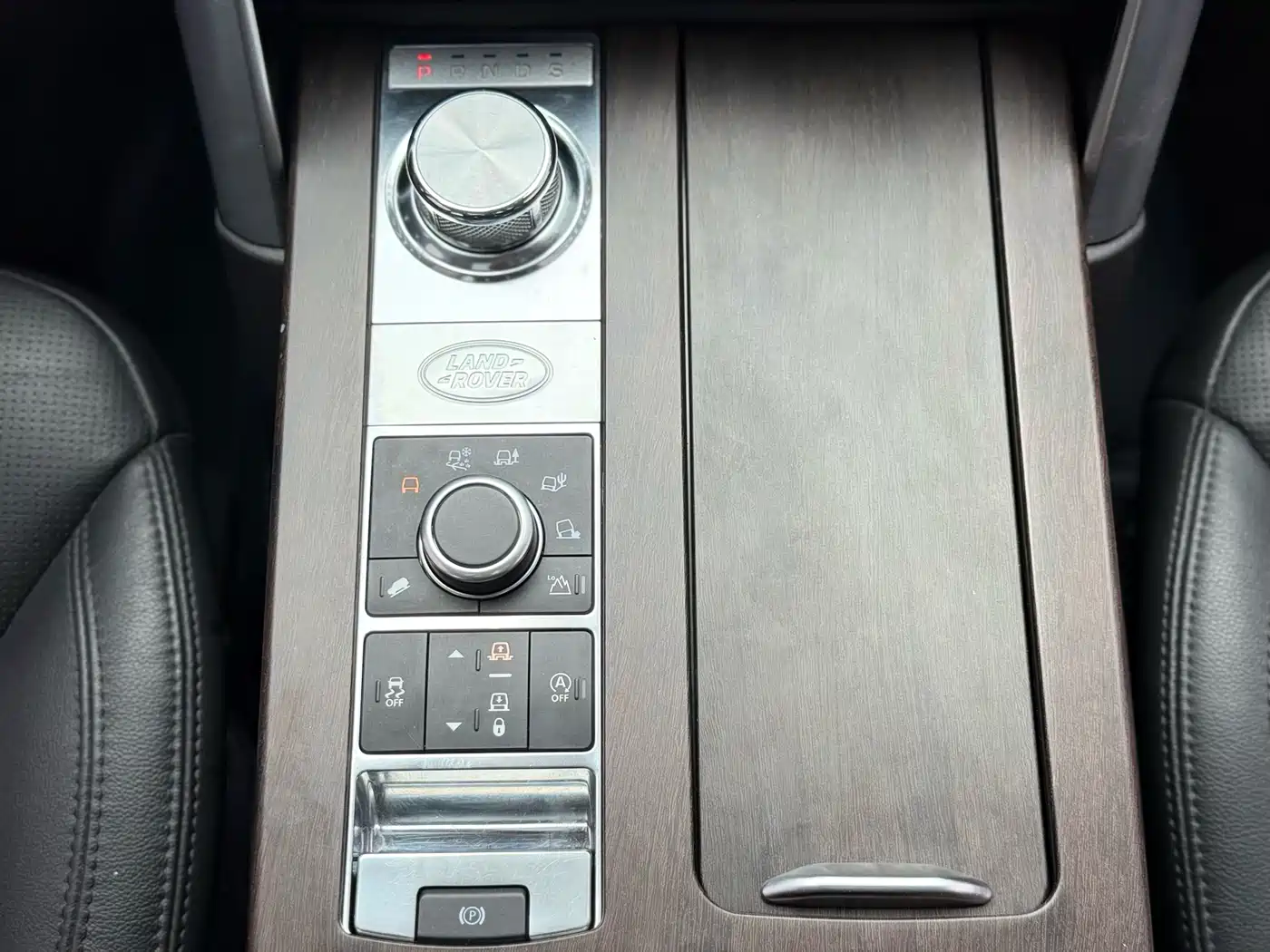 Land Rover Discovery 2018 3.0 SC V6 SE фото 9