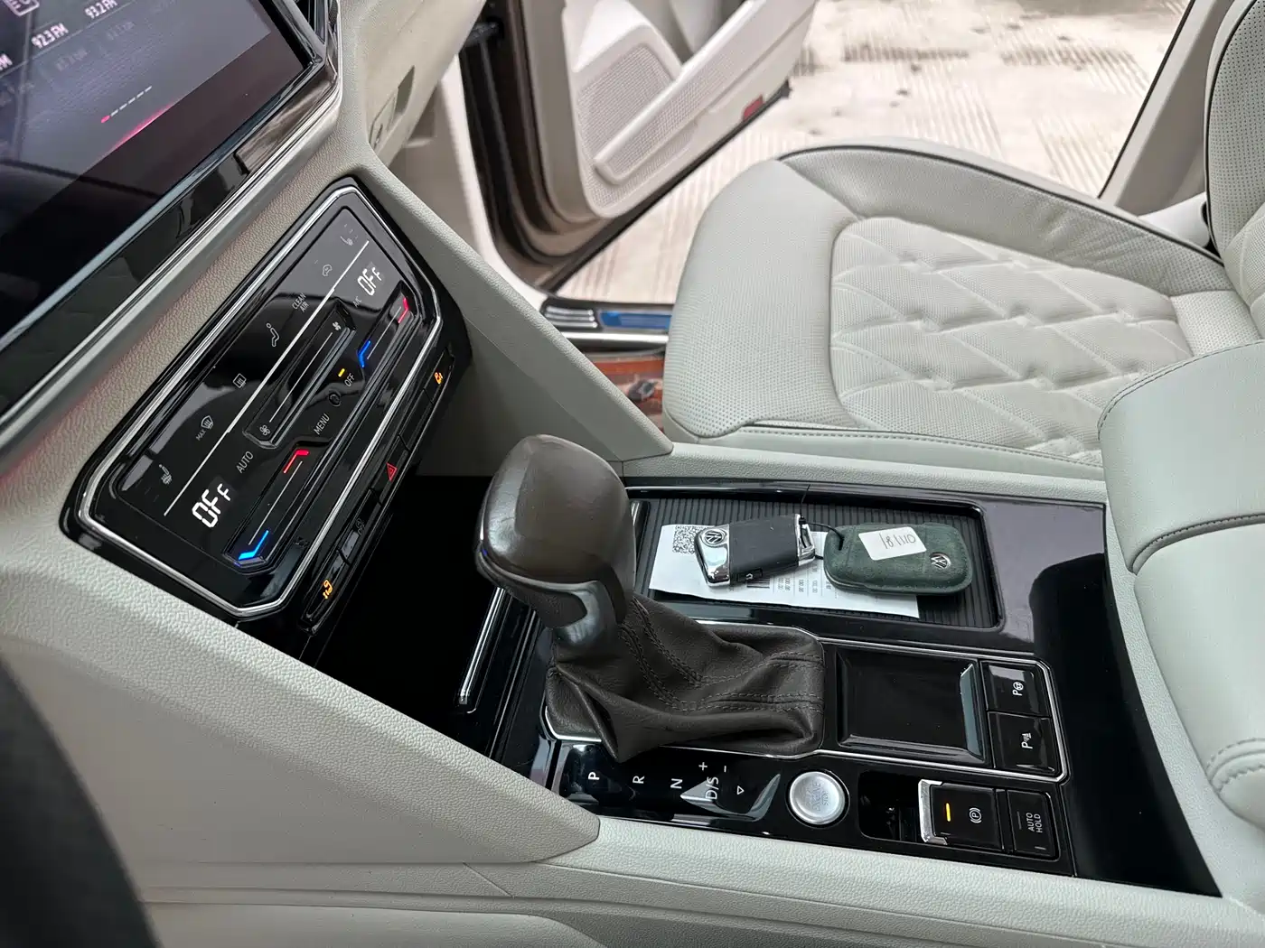 Volkswagen Viloran 2020 380TSI Premium фото 13